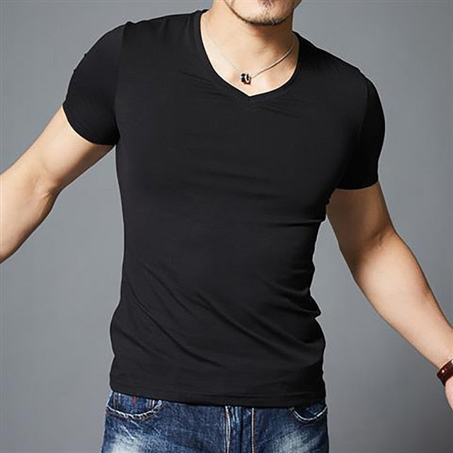 Polera Fashion cuello en V Hombre 2021-2022